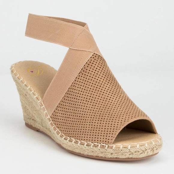 Shoes - NEW Tan Espadrille Wedges